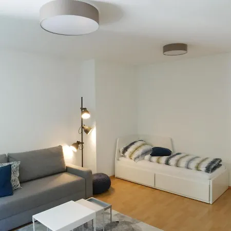 Modern Bahnhofsnaehe *