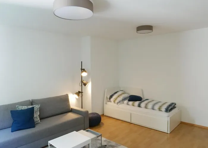 Modern Bahnhofsnaehe *