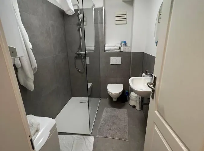 Modern Bahnhofsnaehe Appartement Linz