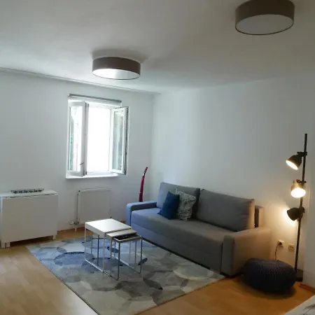 Modern Bahnhofsnaehe דירה