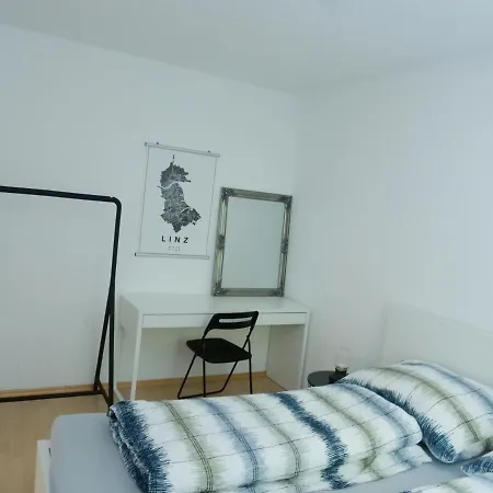 Modern Bahnhofsnaehe * 林茨