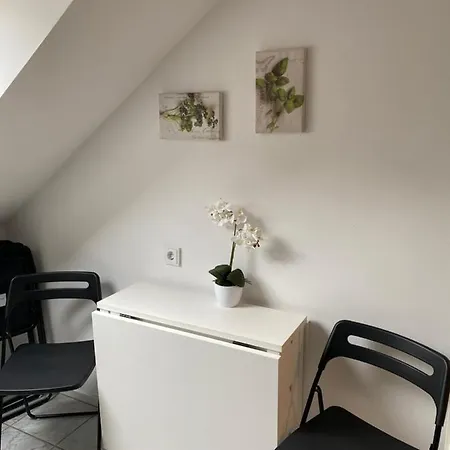 Modern Bahnhofsnaehe Apartman *